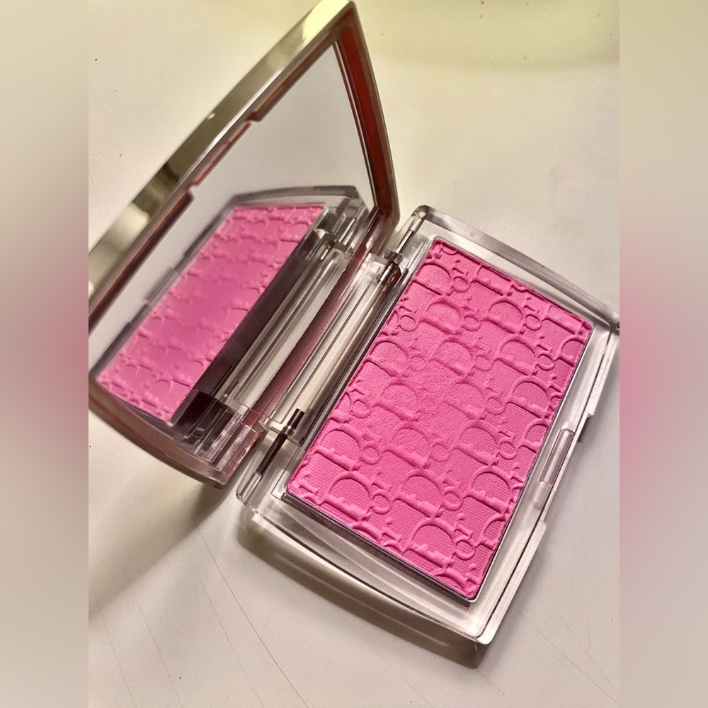 Dior Rosy Glow Blush in 001 Pink - Picture 3 of 4